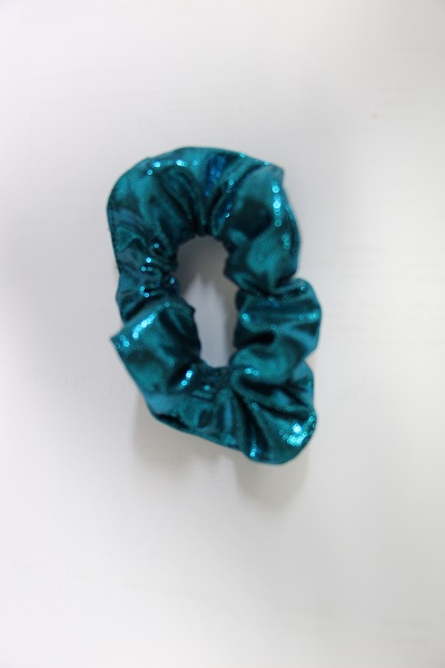 Scrunchie petrol with green onderground